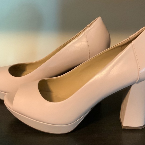 Naturalizer open toe heels - Picture 3 of 4